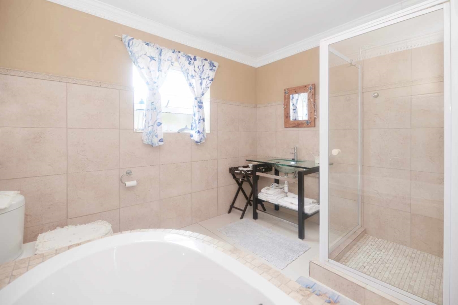 4 Bedroom Property for Sale in Pearly Beach Western Cape